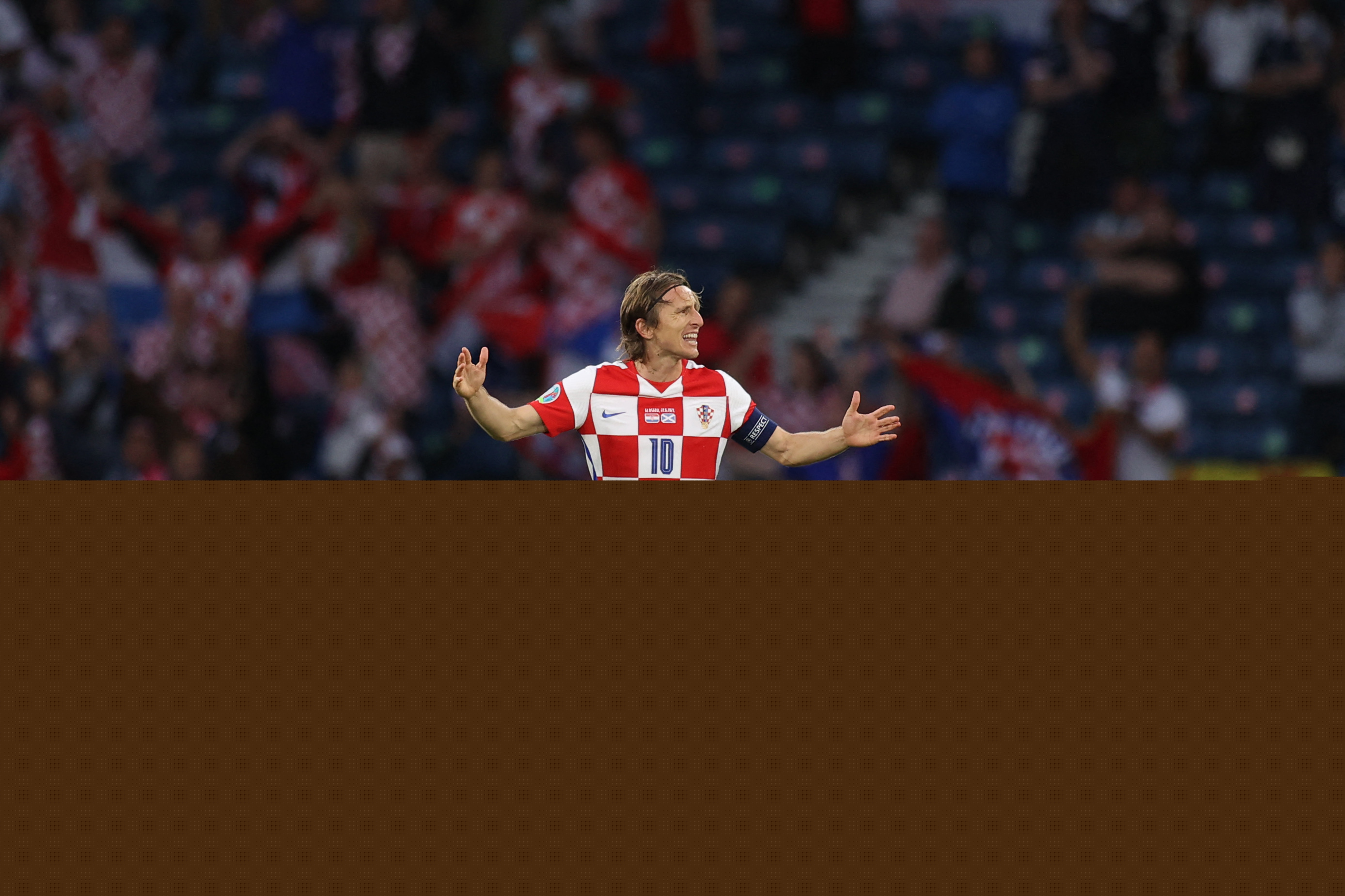 [中超]迪力依米提送传中 谭龙中路推射破门