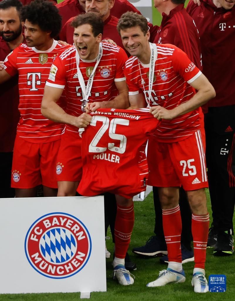 还凸显了他 还凸显了他