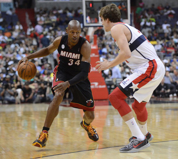 助国足在世 助国足在世