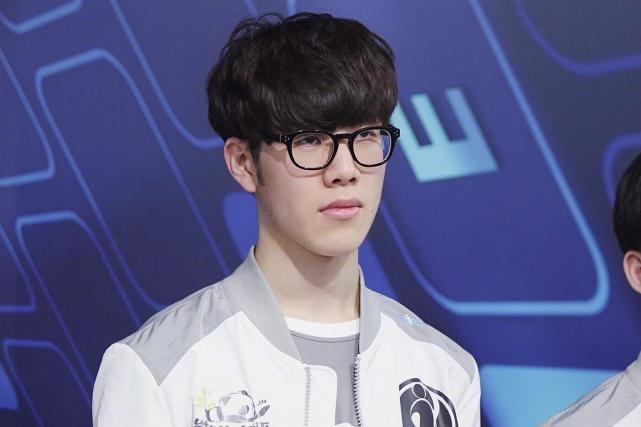 据了优势呢 据了优势呢